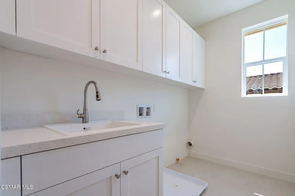 4687 Summit Avenue Simi Valley, CA 93063