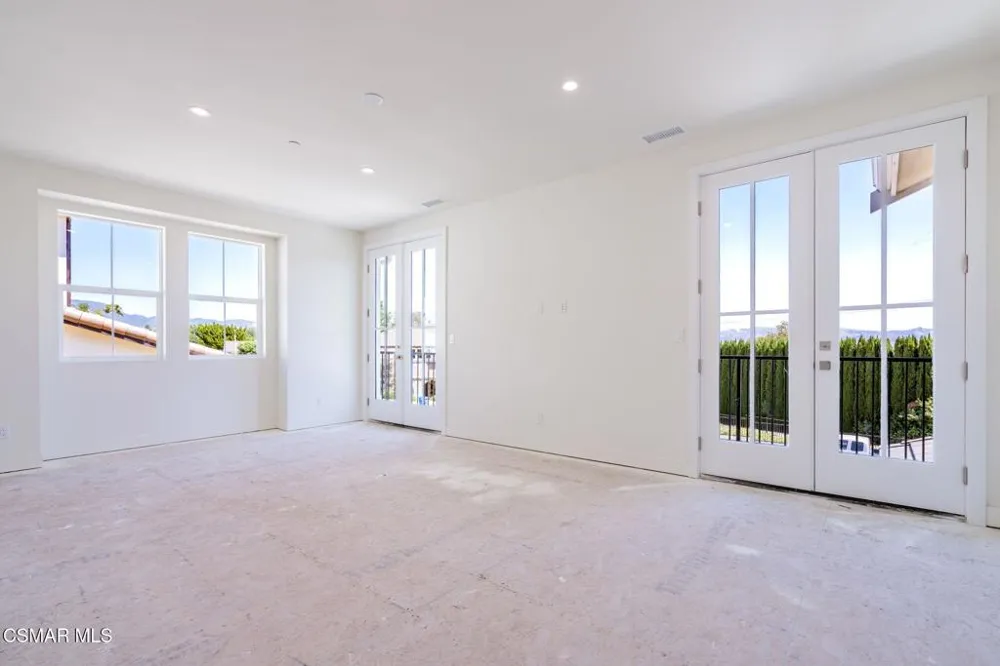 4687 Summit Avenue Simi Valley, CA 93063