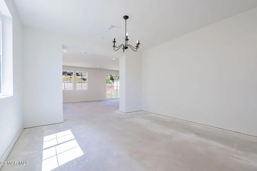 4687 Summit Avenue Simi Valley, CA 93063