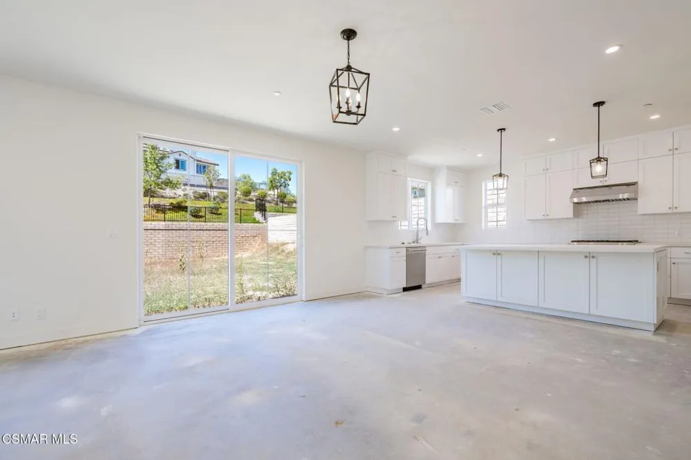 4687 Summit Avenue Simi Valley, CA 93063