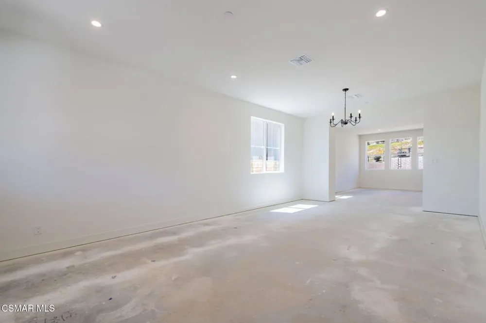 4687 Summit Avenue Simi Valley, CA 93063
