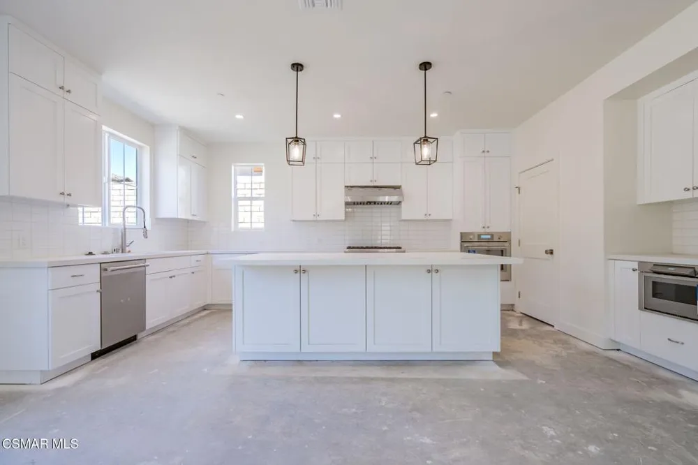 4687 Summit Avenue Simi Valley, CA 93063