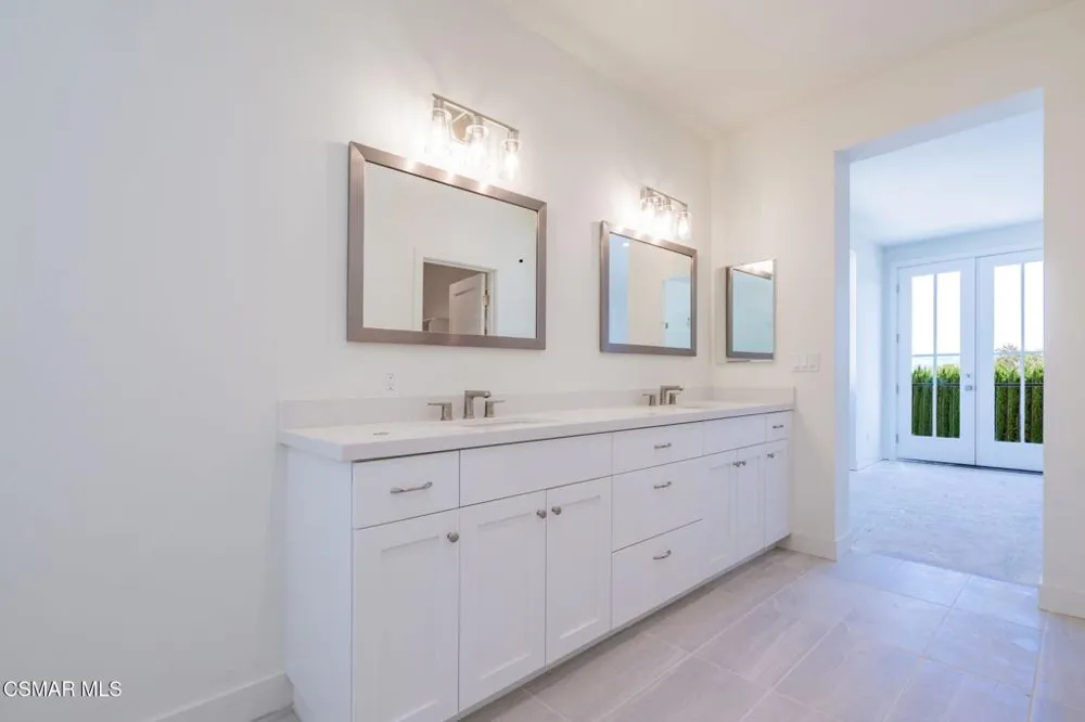 4687 Summit Avenue Simi Valley, CA 93063
