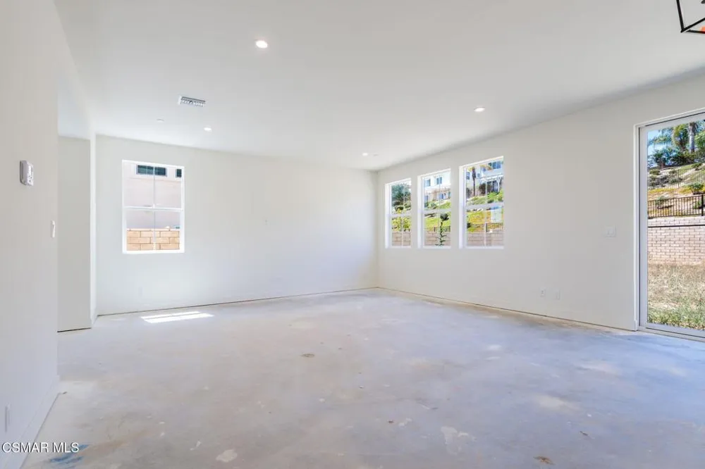 4687 Summit Avenue Simi Valley, CA 93063