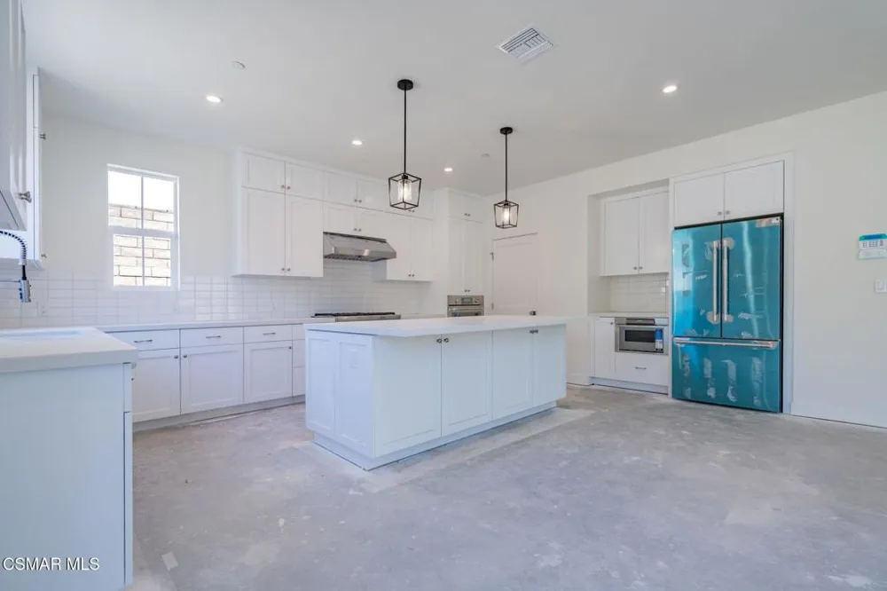 4687 Summit Avenue Simi Valley, CA 93063