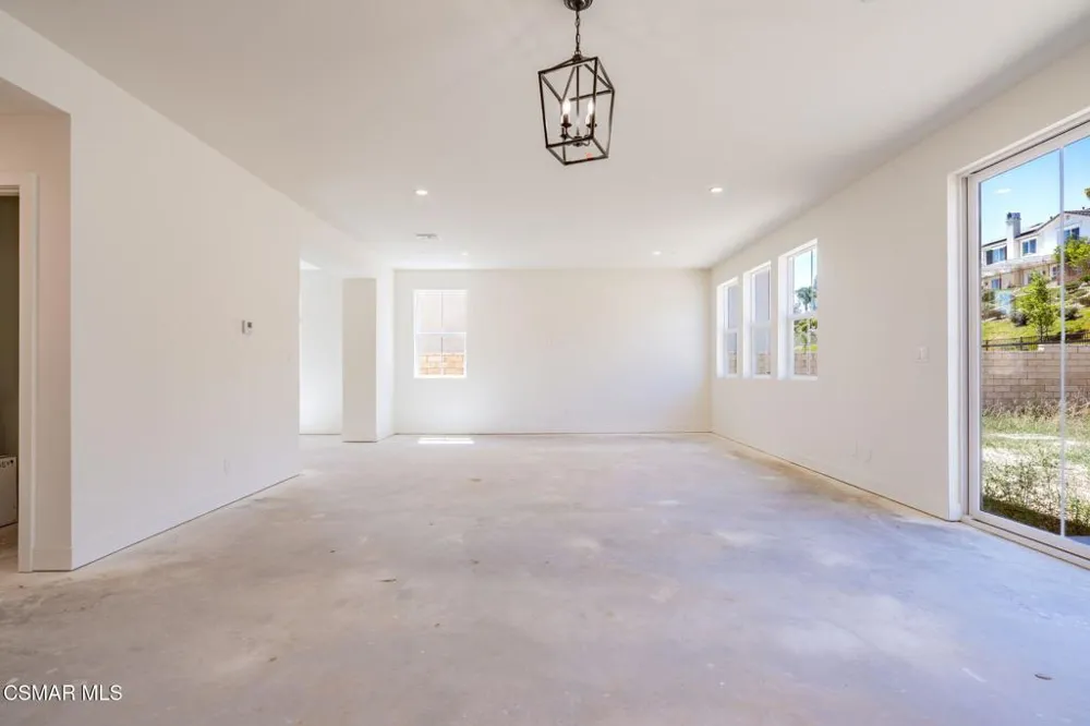 4687 Summit Avenue Simi Valley, CA 93063