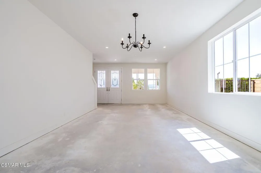 4687 Summit Avenue Simi Valley, CA 93063