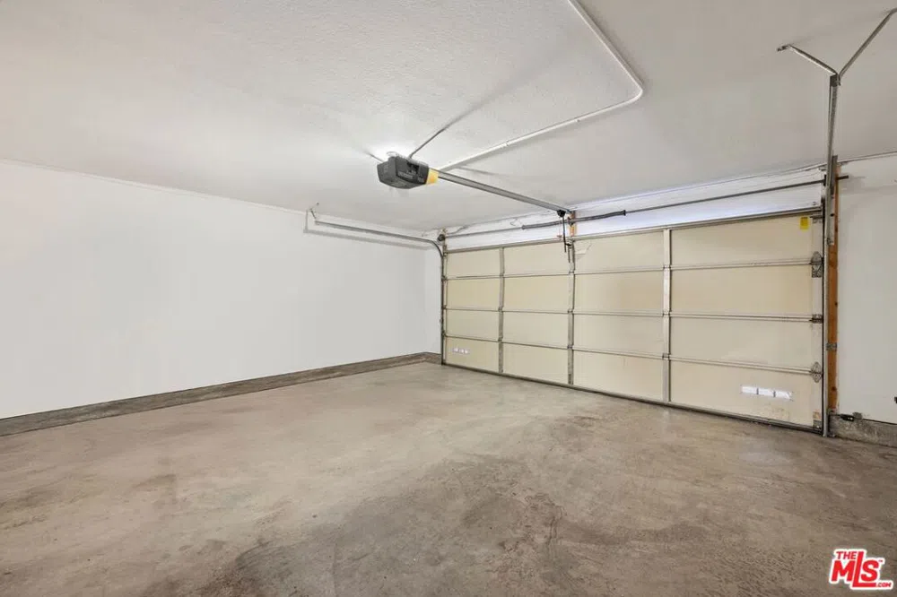 17832 Margate Street Encino, CA 91316