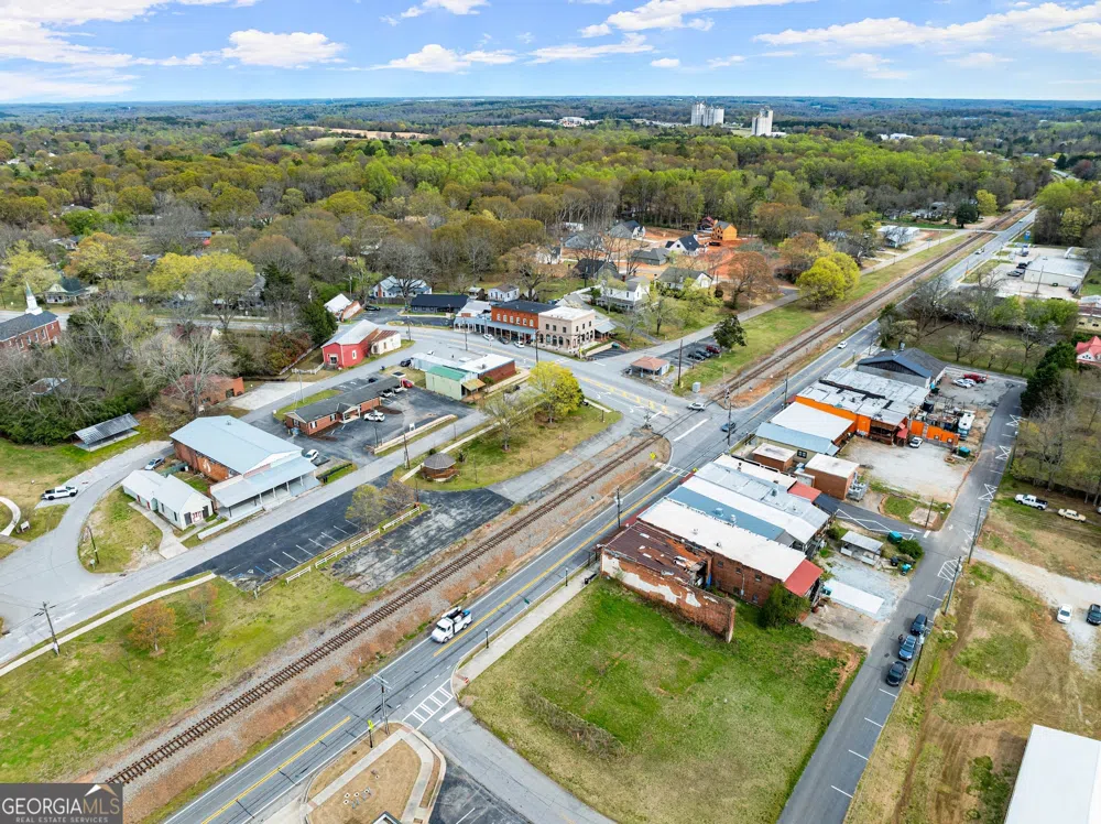 9159 Gillsville RD Maysville, GA 30558