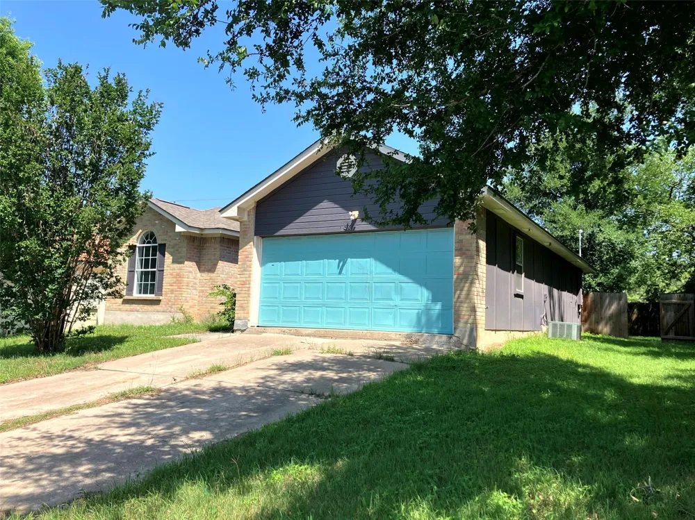 193 Oak River Drive Cedar Creek, TX 78612