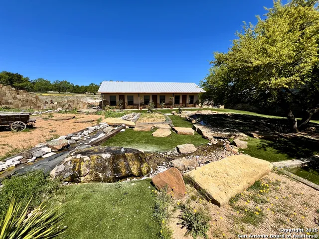 163 Northridge Dr Mountain Home, TX 78058