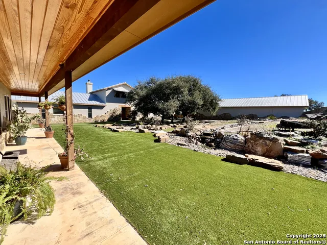 163 Northridge Dr Mountain Home, TX 78058