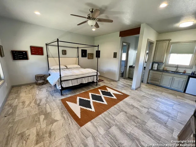 163 Northridge Dr Mountain Home, TX 78058