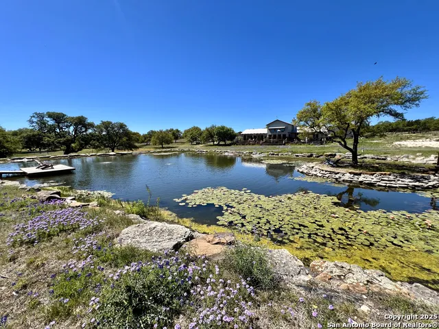 163 Northridge Dr Mountain Home, TX 78058