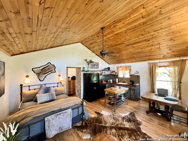 163 Northridge Dr Mountain Home, TX 78058