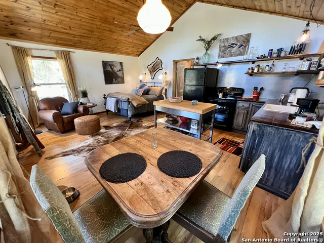 163 Northridge Dr Mountain Home, TX 78058