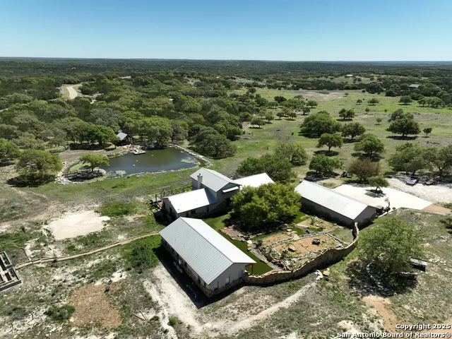 163 Northridge Dr Mountain Home, TX 78058
