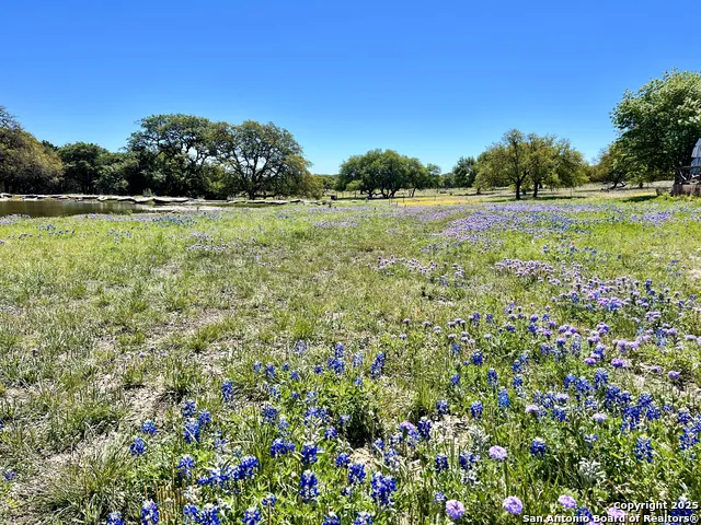 163 Northridge Dr Mountain Home, TX 78058