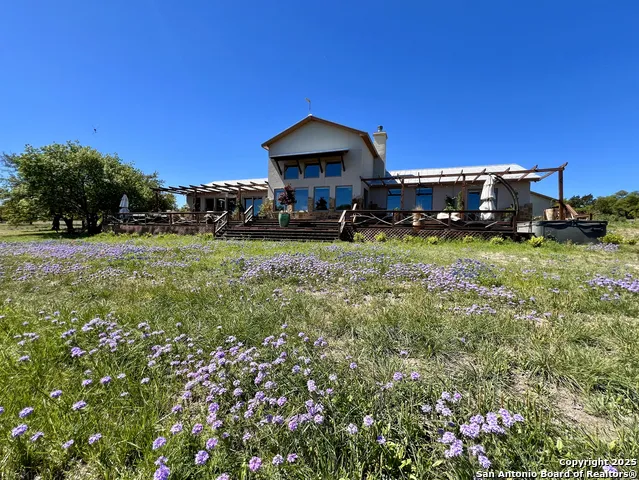 163 Northridge Dr Mountain Home, TX 78058