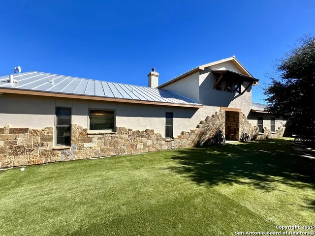 163 Northridge Dr Mountain Home, TX 78058