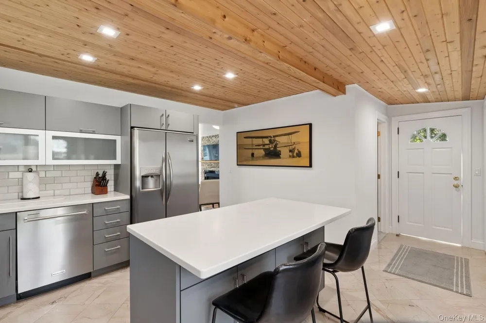 80 Towd Point Road Southampton, NY 11968