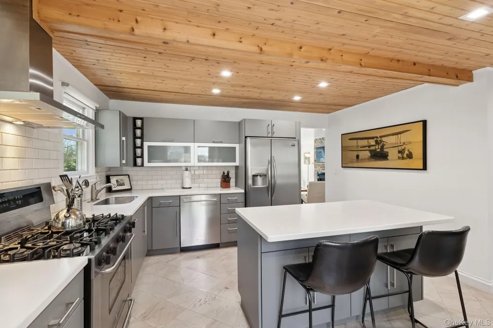 80 Towd Point Road Southampton, NY 11968