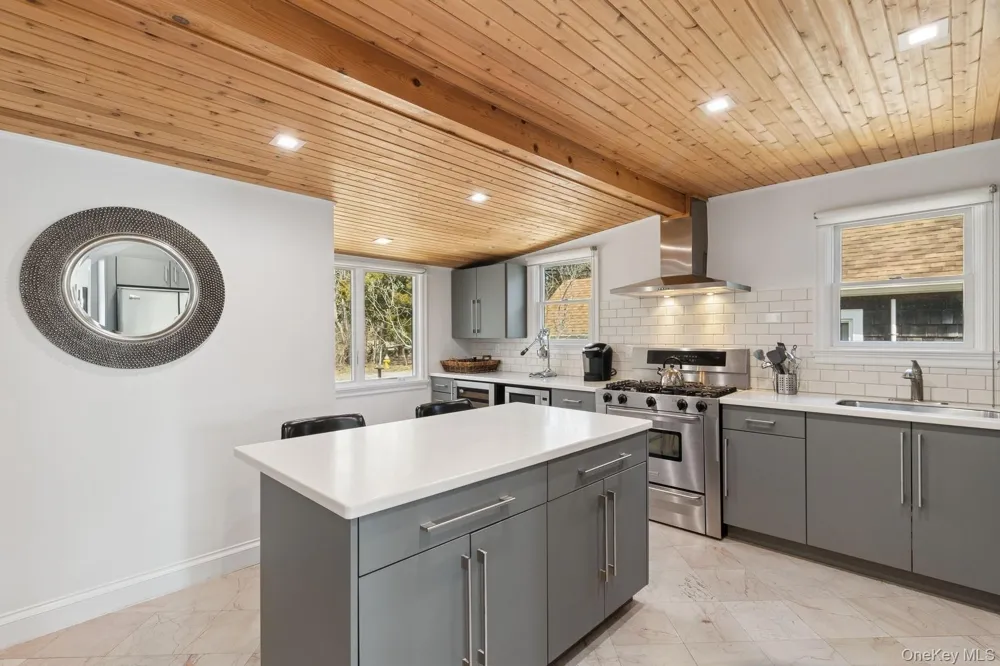 80 Towd Point Road Southampton, NY 11968