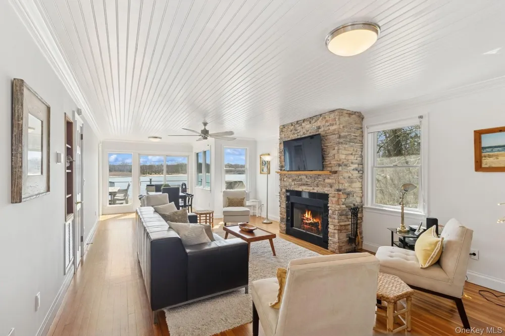 80 Towd Point Road Southampton, NY 11968