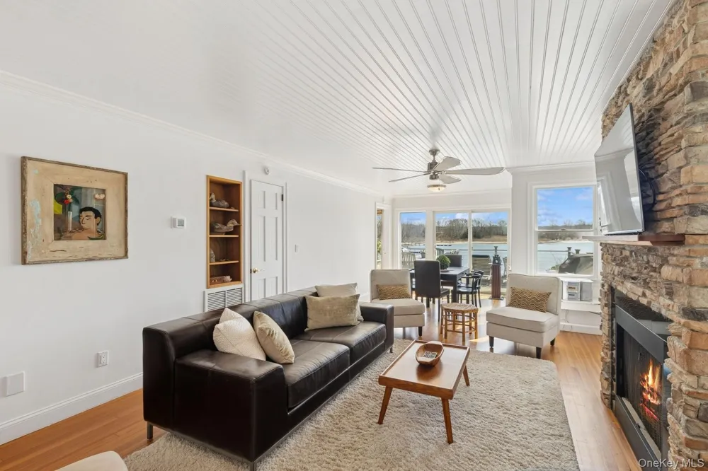80 Towd Point Road Southampton, NY 11968
