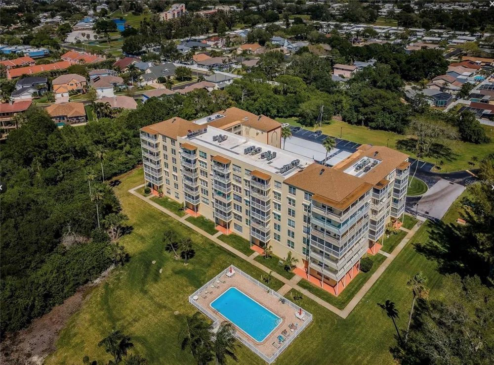 9000 COMMODORE DRIVE #302 Seminole, FL 33776