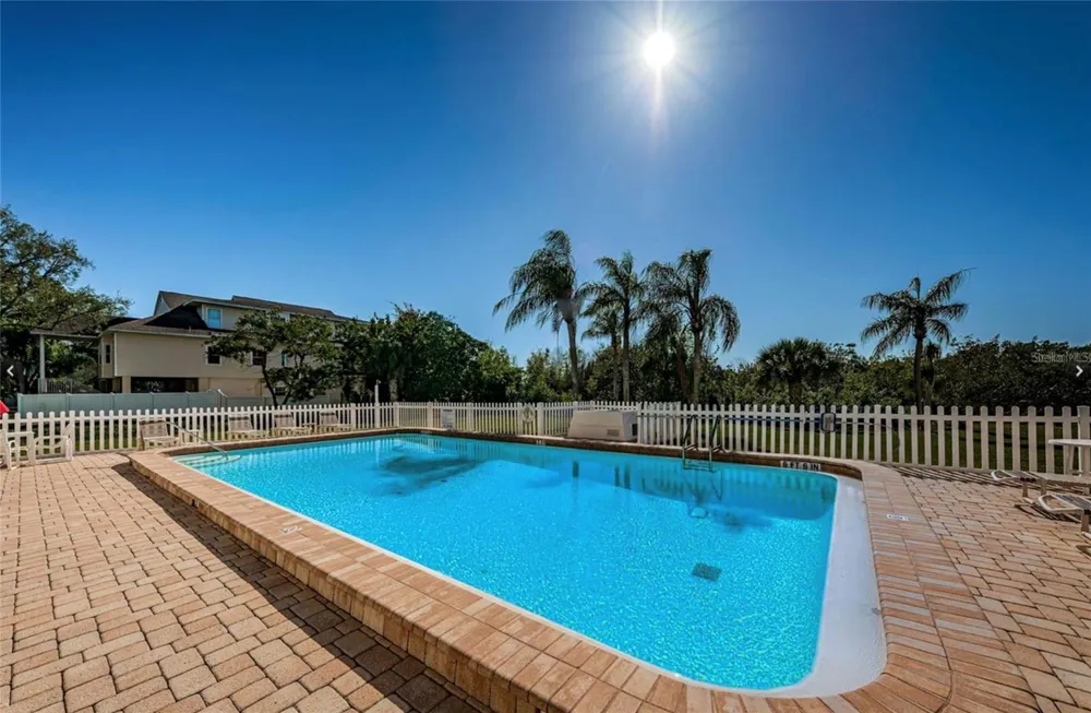 9000 COMMODORE DRIVE #302 Seminole, FL 33776