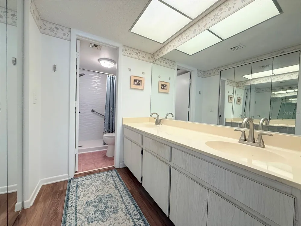 9000 COMMODORE DRIVE #302 Seminole, FL 33776