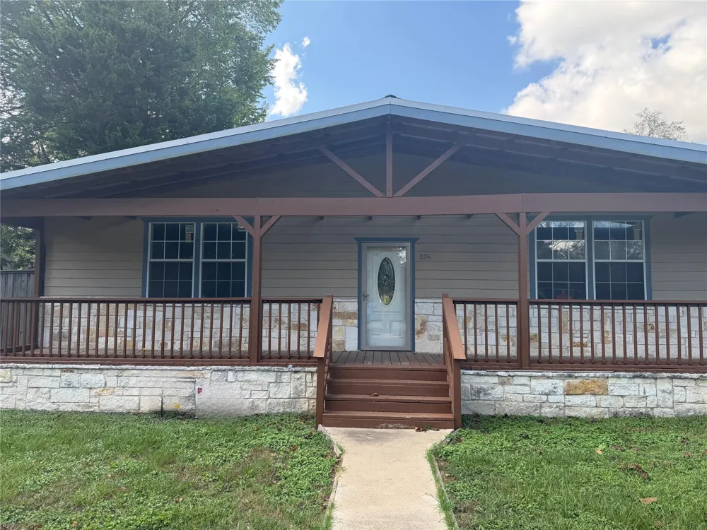 206 Grayson Street Teague, TX 75860