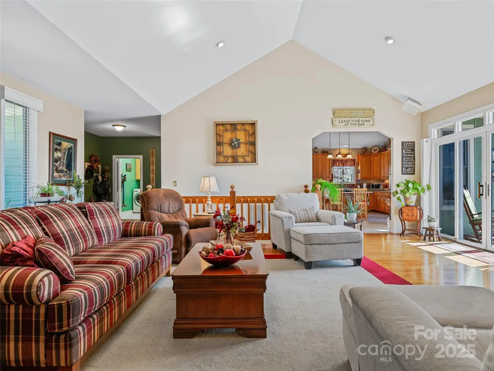 288 Hawks Point Drive Zirconia, NC 28790