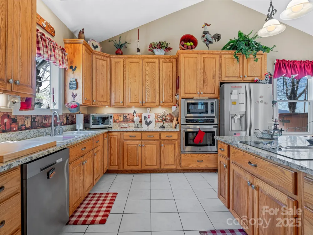 288 Hawks Point Drive Zirconia, NC 28790