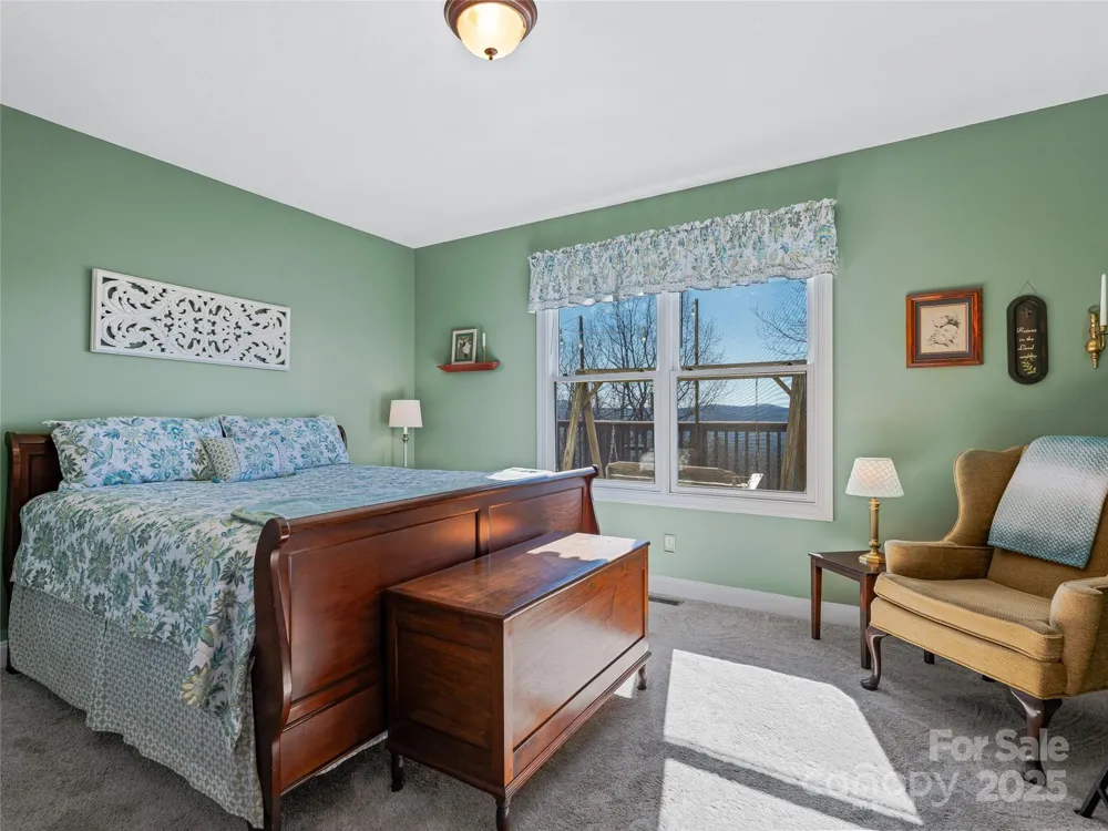 288 Hawks Point Drive Zirconia, NC 28790