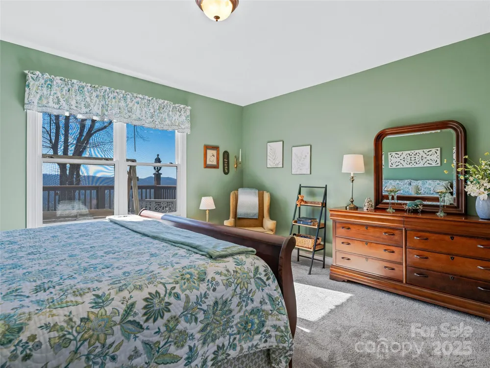 288 Hawks Point Drive Zirconia, NC 28790