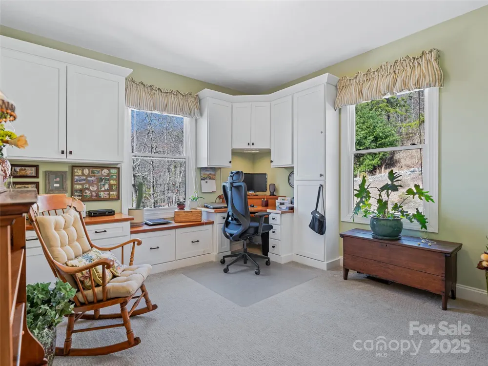 288 Hawks Point Drive Zirconia, NC 28790