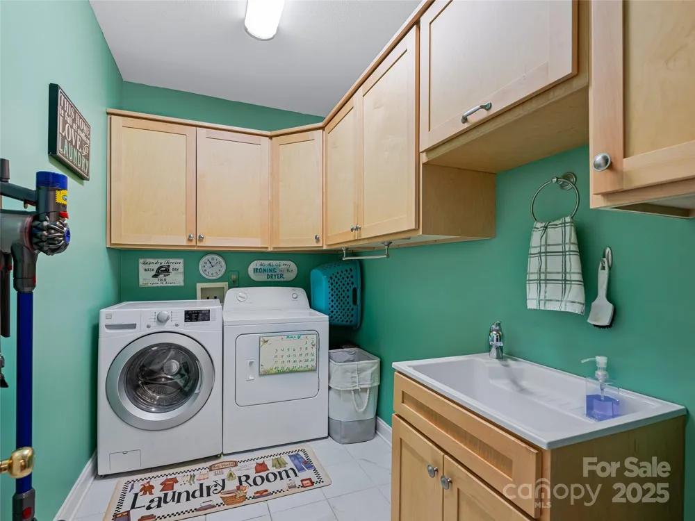 288 Hawks Point Drive Zirconia, NC 28790