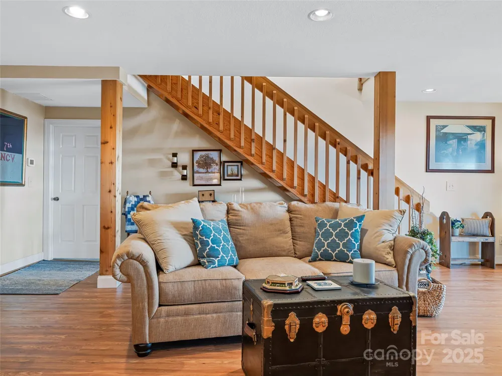 288 Hawks Point Drive Zirconia, NC 28790