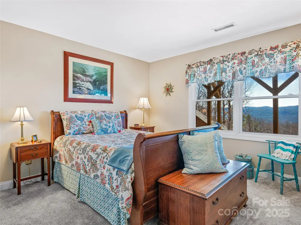 288 Hawks Point Drive Zirconia, NC 28790