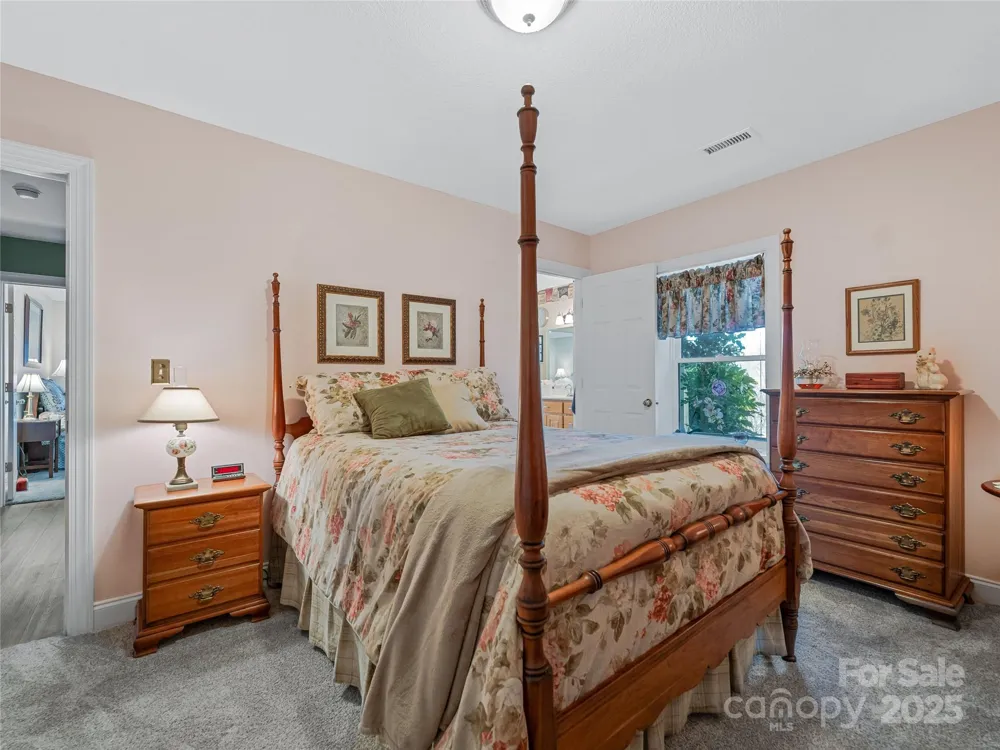 288 Hawks Point Drive Zirconia, NC 28790