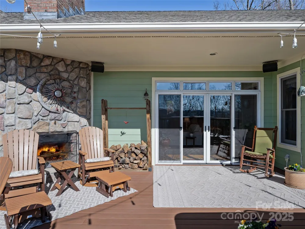 288 Hawks Point Drive Zirconia, NC 28790