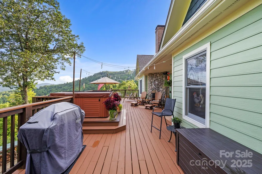 288 Hawks Point Drive Zirconia, NC 28790