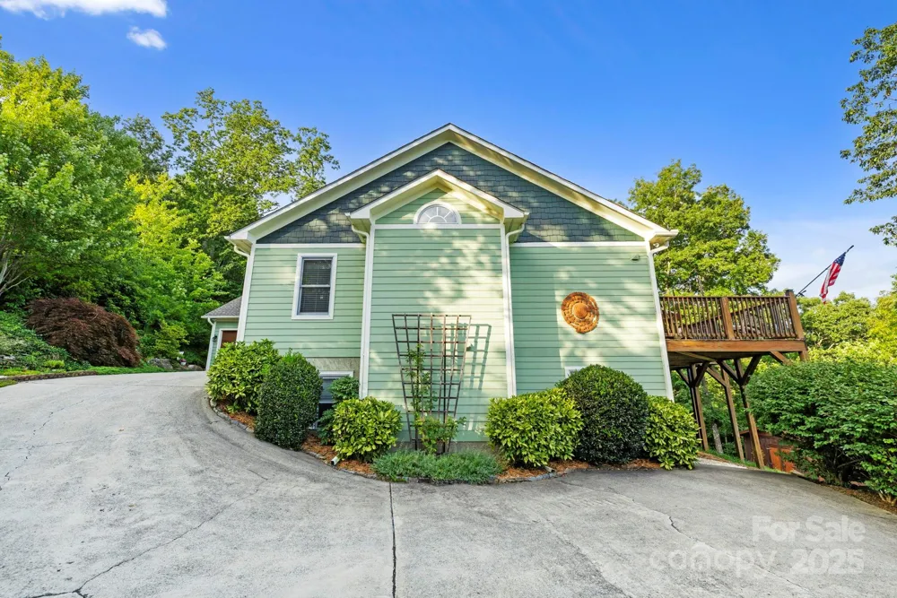 288 Hawks Point Drive Zirconia, NC 28790