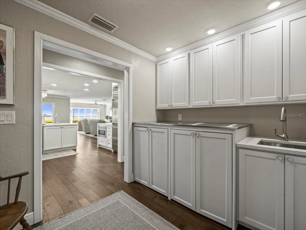2087 EDGEWATER DRIVE #C Clearwater, FL 33755