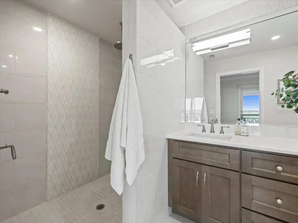 2087 EDGEWATER DRIVE #C Clearwater, FL 33755