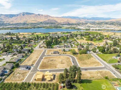 3255 NW Brianna  (Lot 13) Avenue