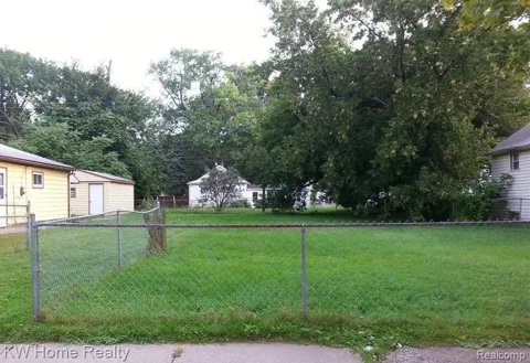 W Milton Avenue