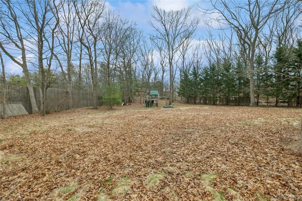 9 Jeanine Court Dix Hills, NY 11746